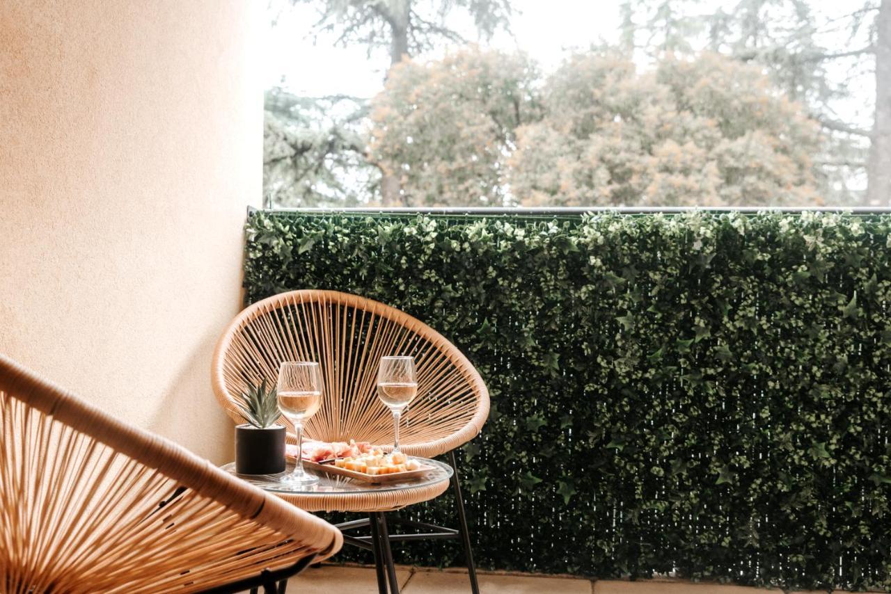 Appartement Moderne Central Avec Piscine, Garage Prive Et Terrasse Sud ユゼ エクステリア 写真