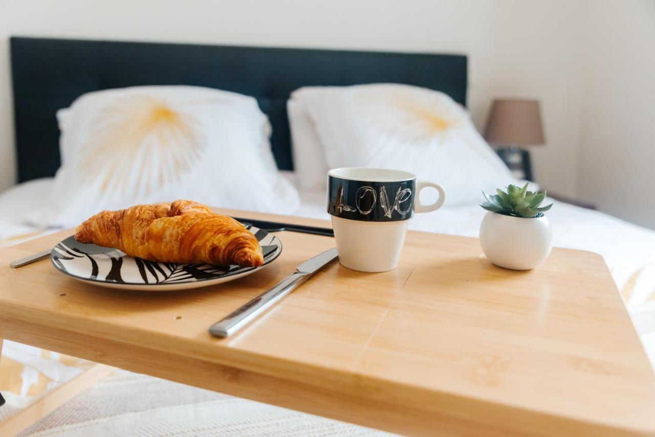Appartement Moderne Central Avec Piscine, Garage Prive Et Terrasse Sud ユゼ エクステリア 写真