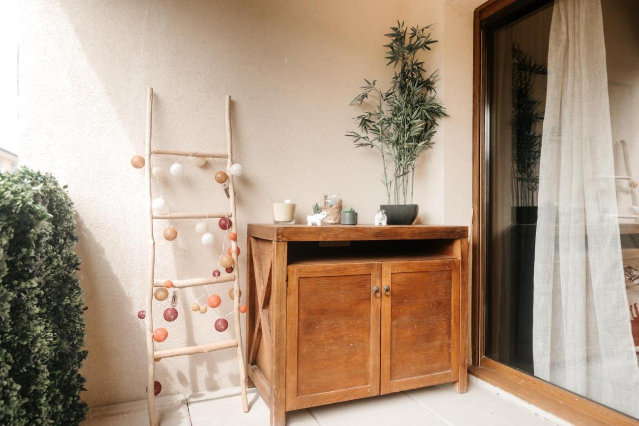 Appartement Moderne Central Avec Piscine, Garage Prive Et Terrasse Sud ユゼ エクステリア 写真