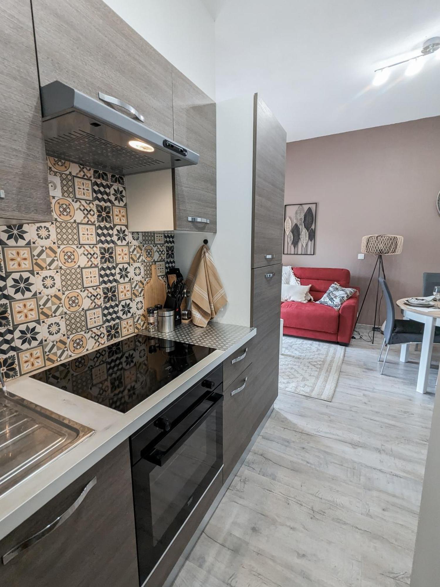 Appartement Moderne Central Avec Piscine, Garage Prive Et Terrasse Sud ユゼ エクステリア 写真